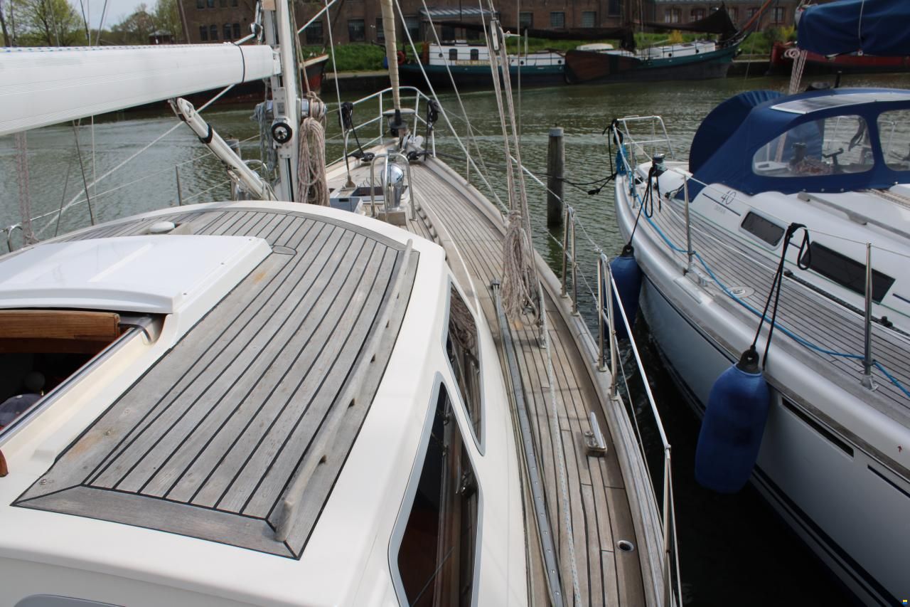 Victoire 1270 Decksaloon