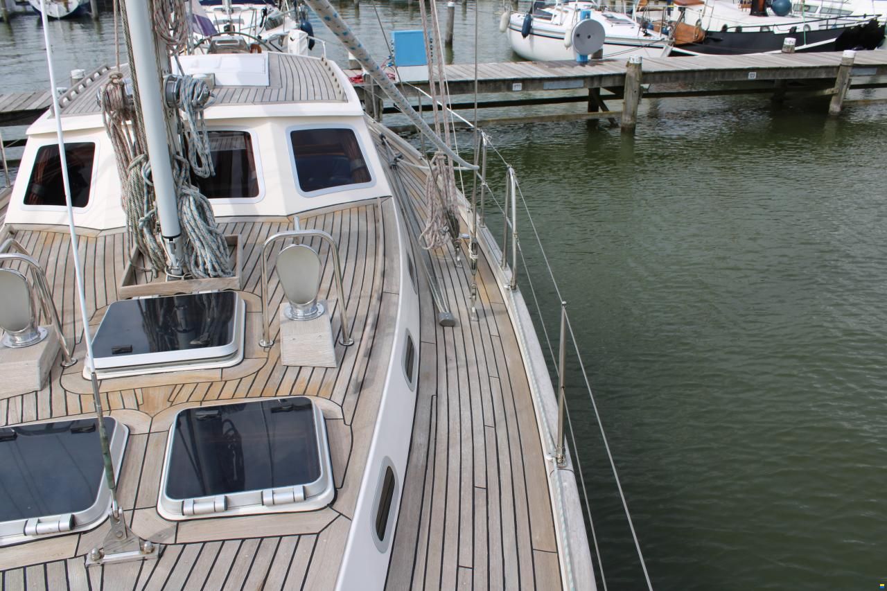 Victoire 1270 Decksaloon