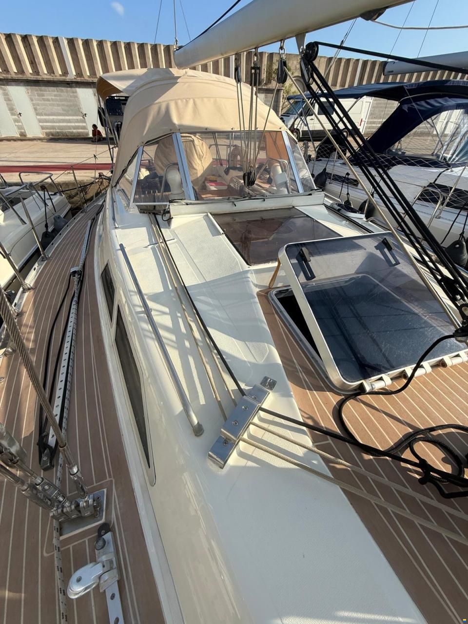 Bavaria Lagoon 390