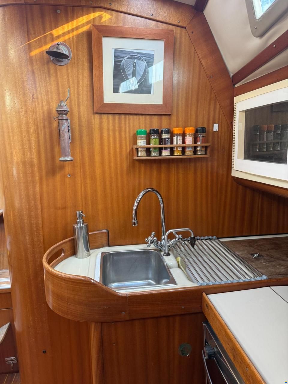 Bavaria Lagoon 390