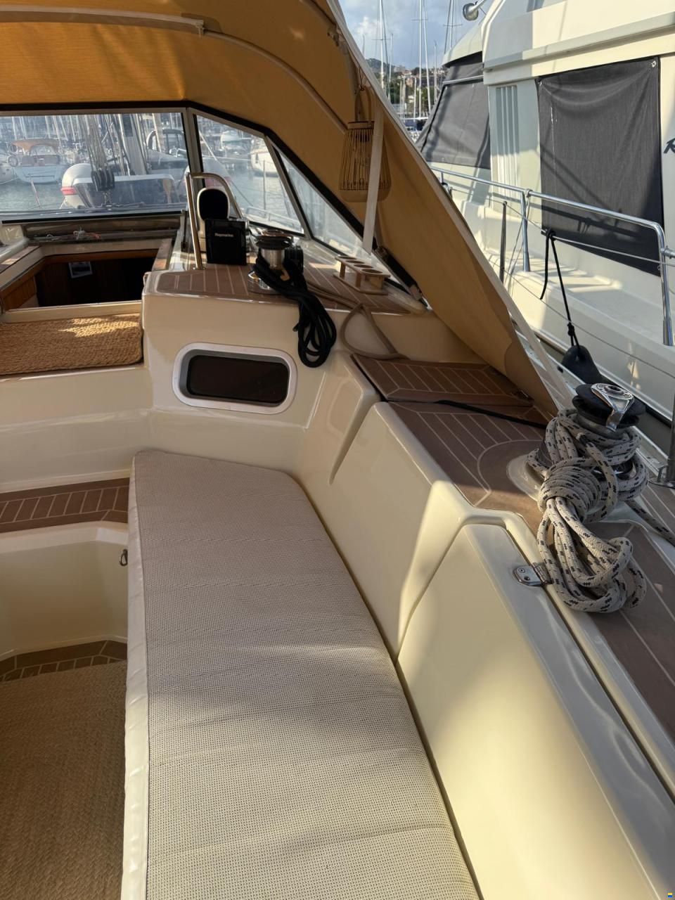 Bavaria Lagoon 390