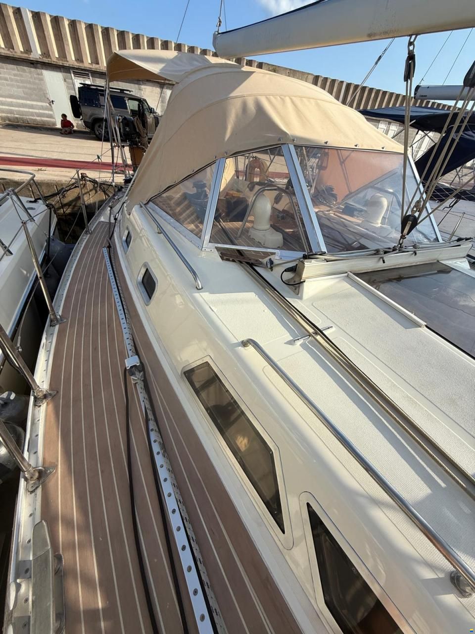 Bavaria Lagoon 390