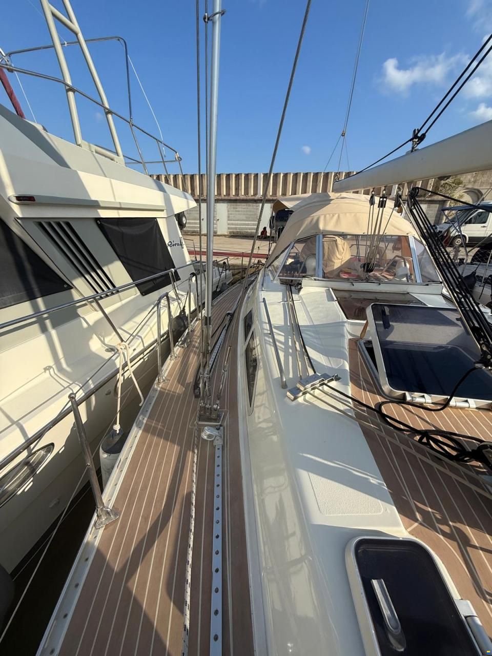 Bavaria Lagoon 390