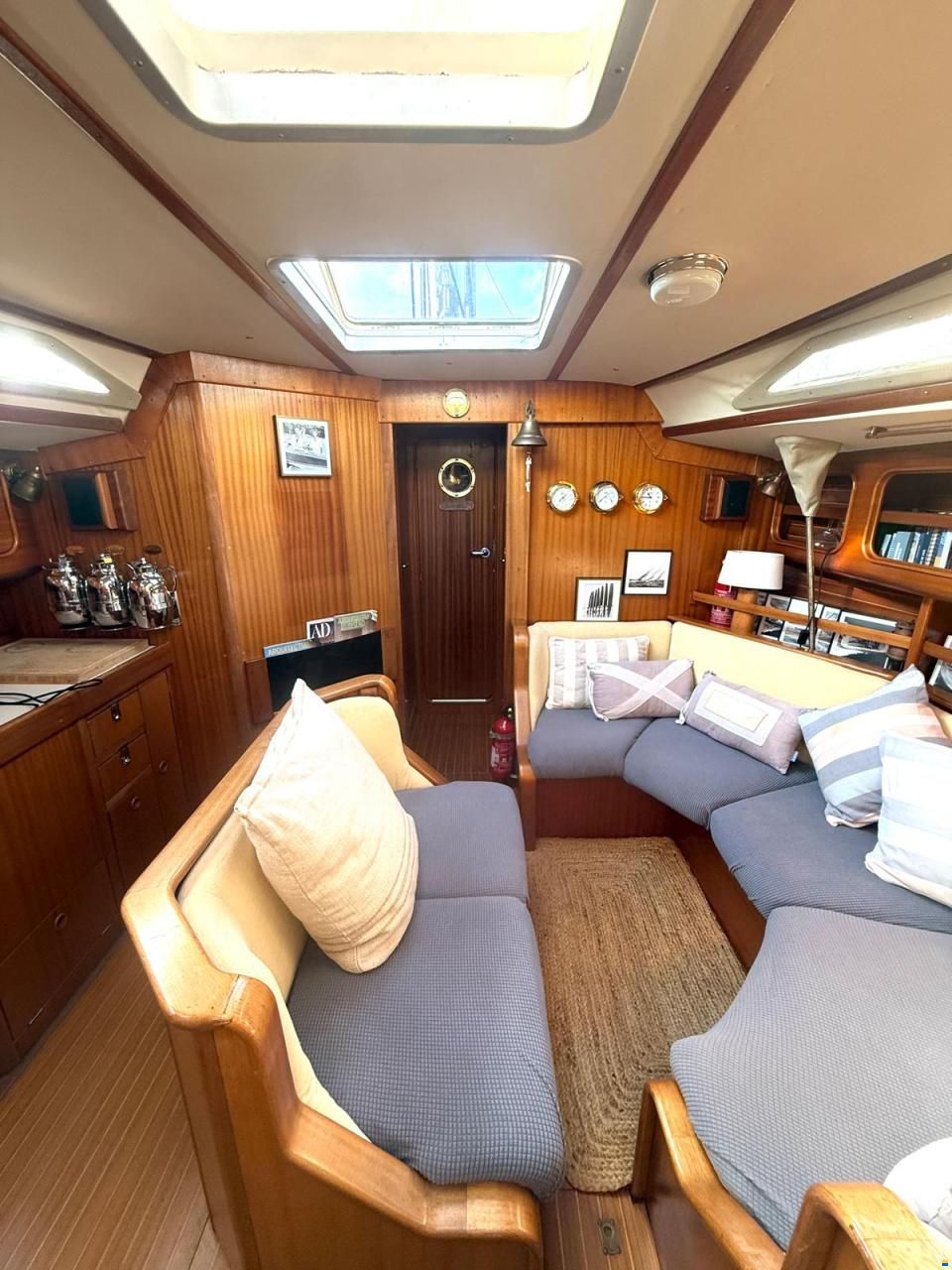 Bavaria Lagoon 390