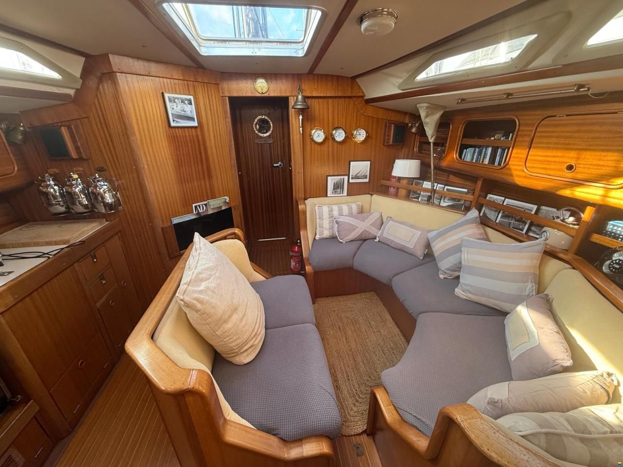 Bavaria Lagoon 390