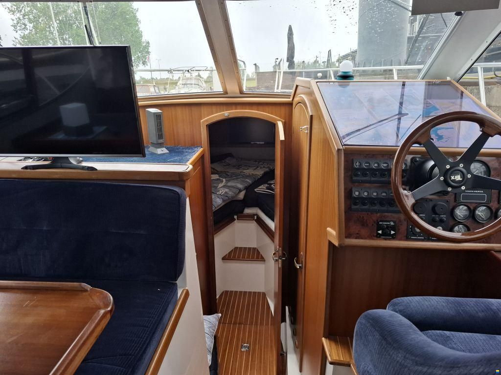 Sportcruiser Galeon Flybridge 280