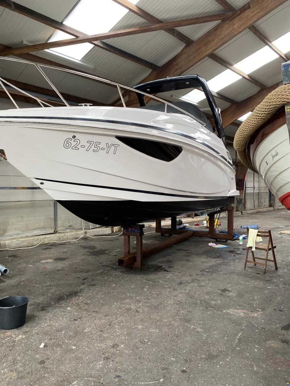 Regal 28 Express Cruiser