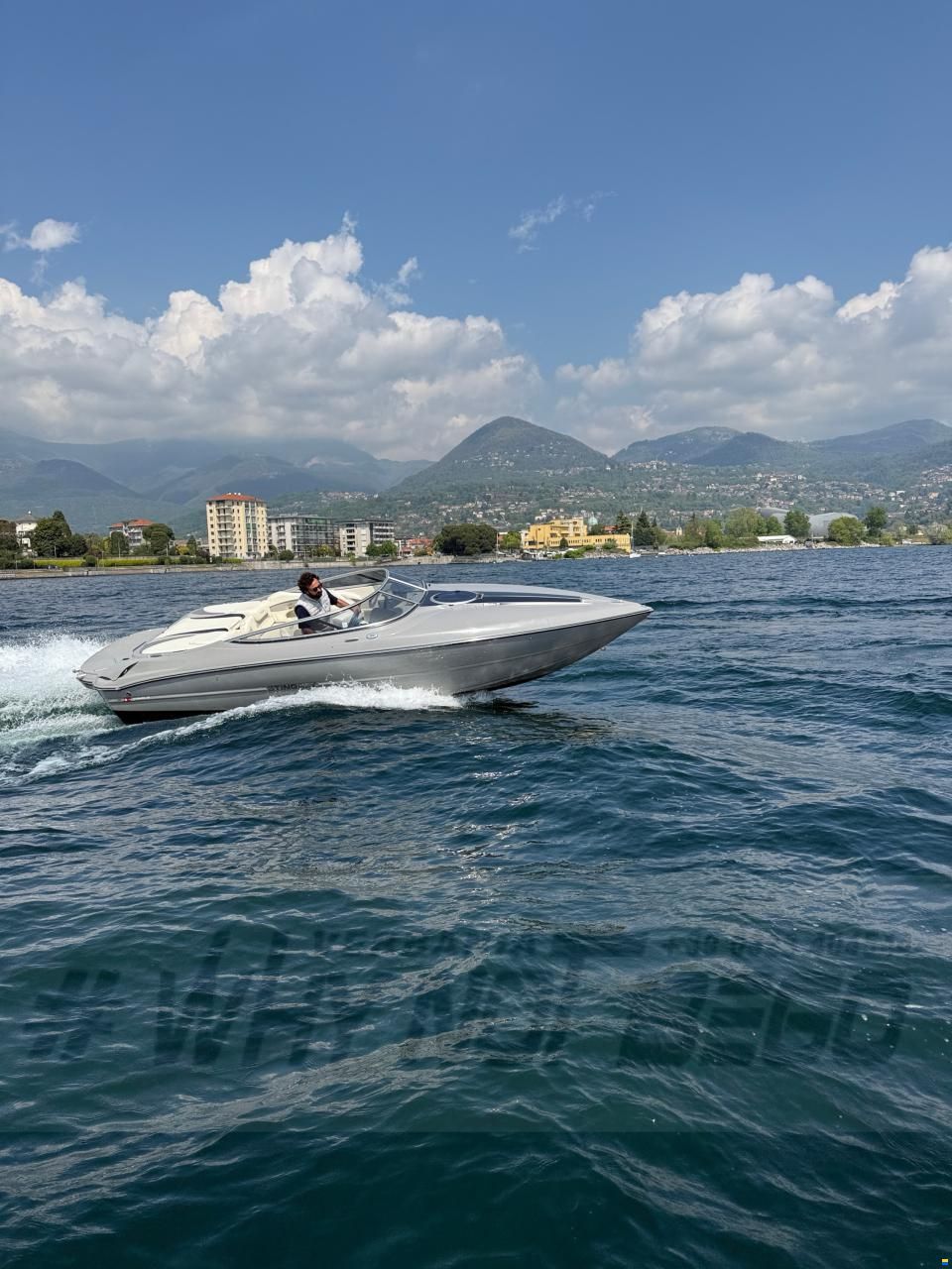 Stingray Cuddy 225 SX
