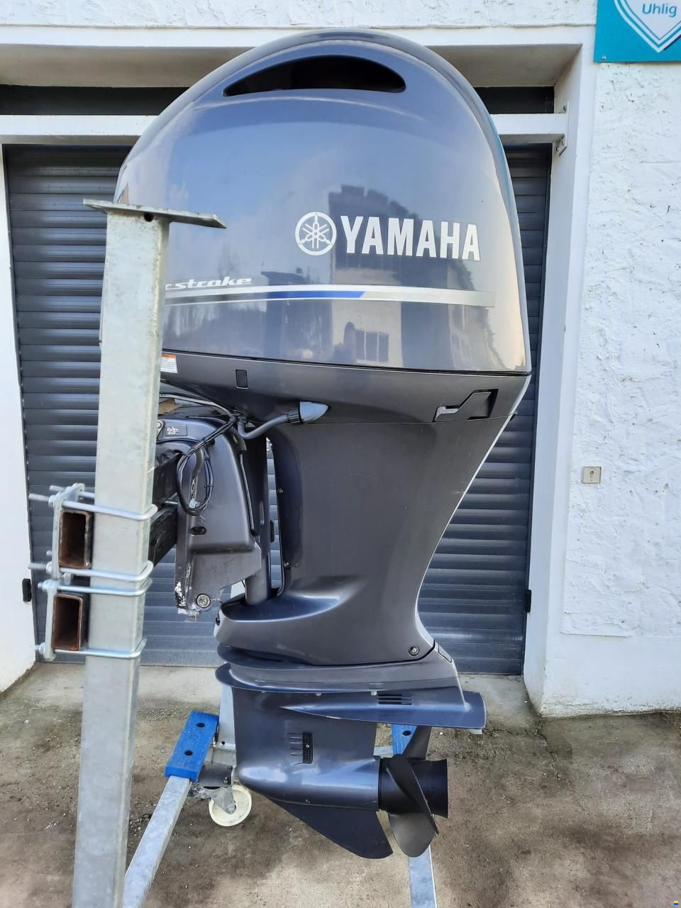 Yamaha F200