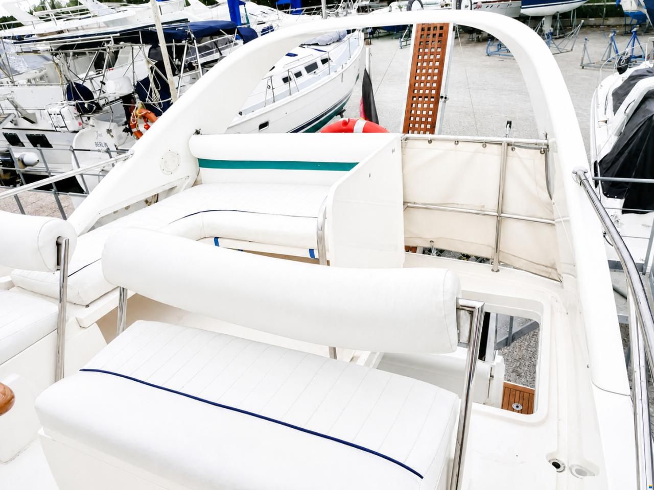 Fairline 33 Brava