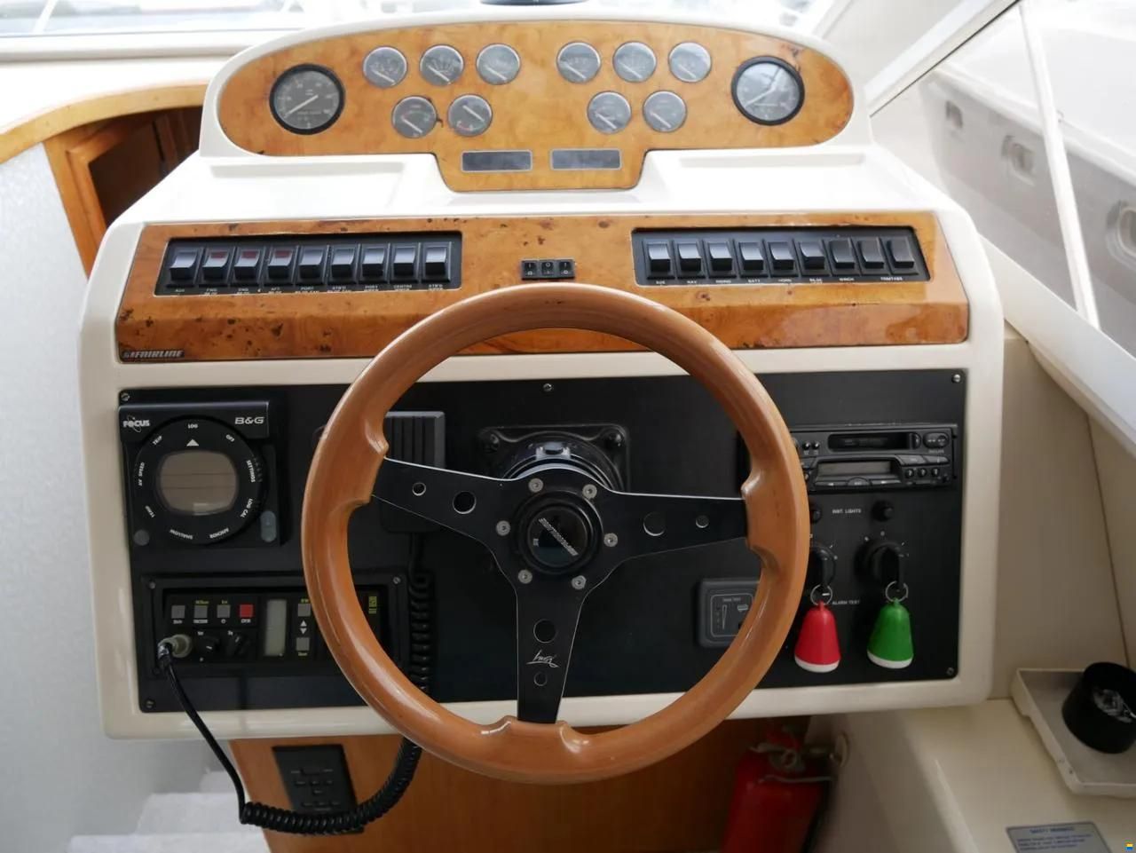 Fairline 33 Brava