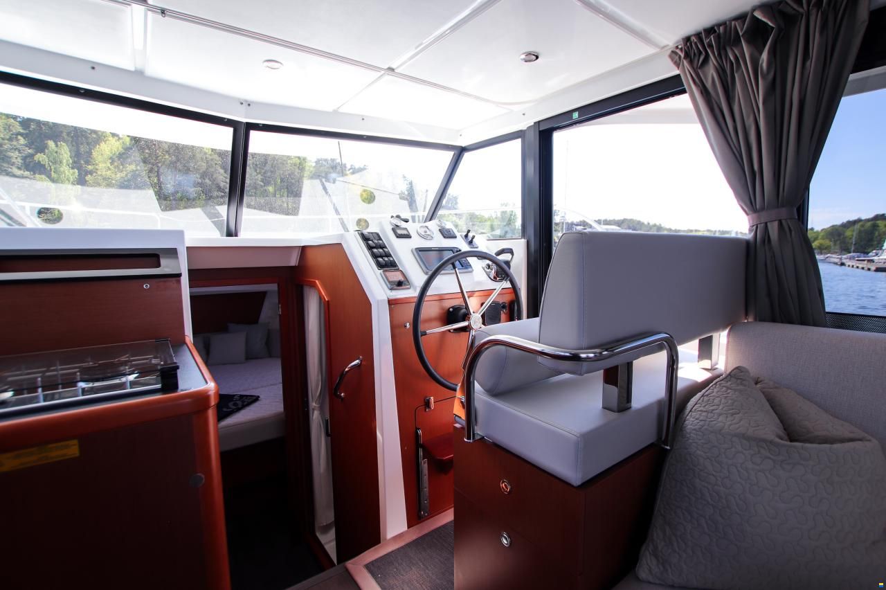 Beneteau Swift Trawler 30