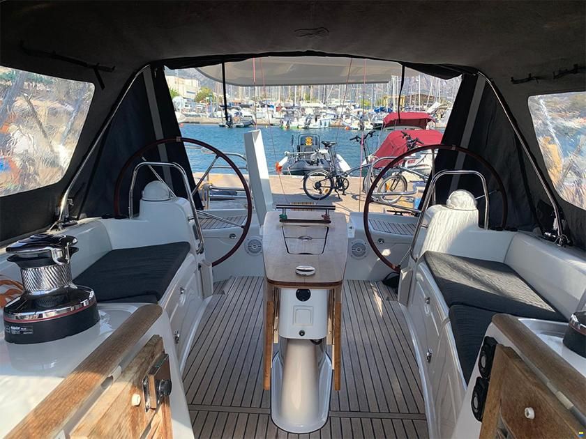 Beneteau Oceanis 43