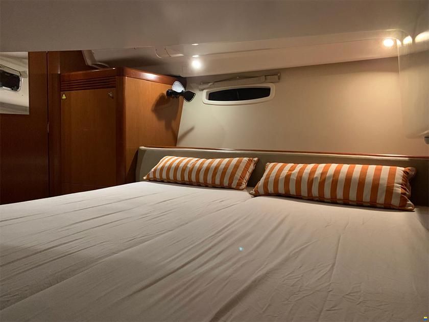 Beneteau Oceanis 43