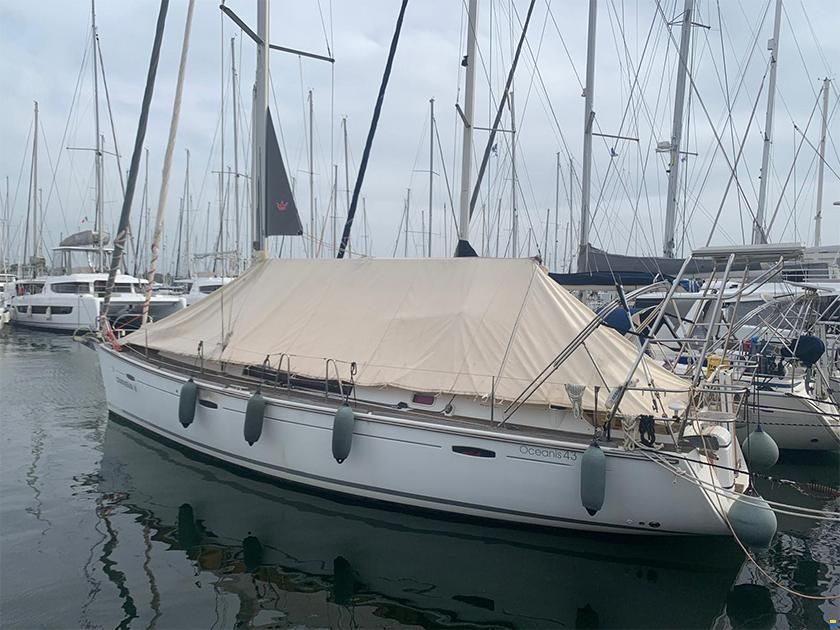 Beneteau Oceanis 43