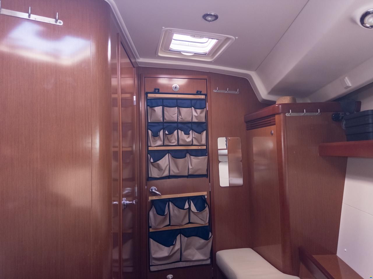 Beneteau Oceanis 43