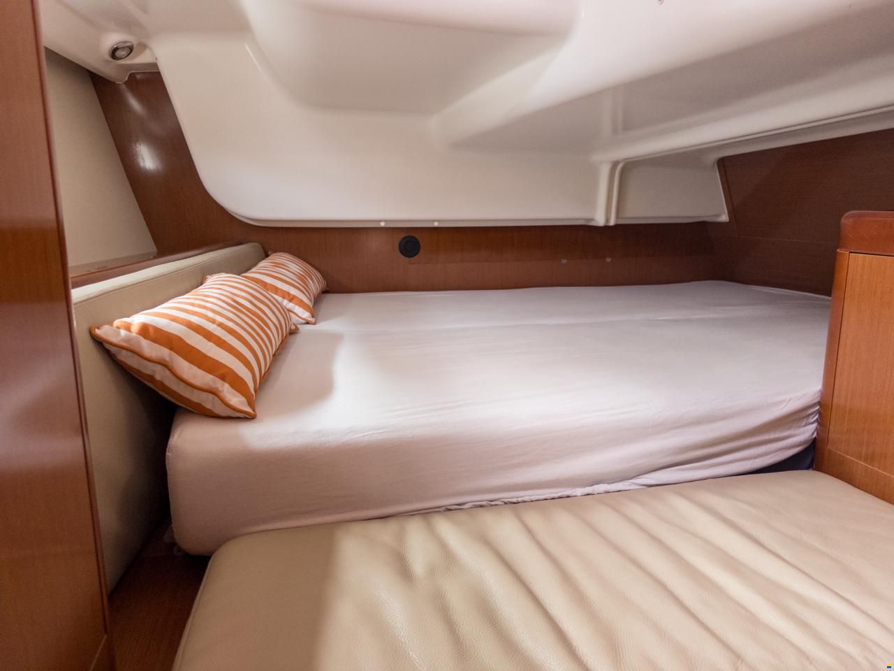 Beneteau Oceanis 43