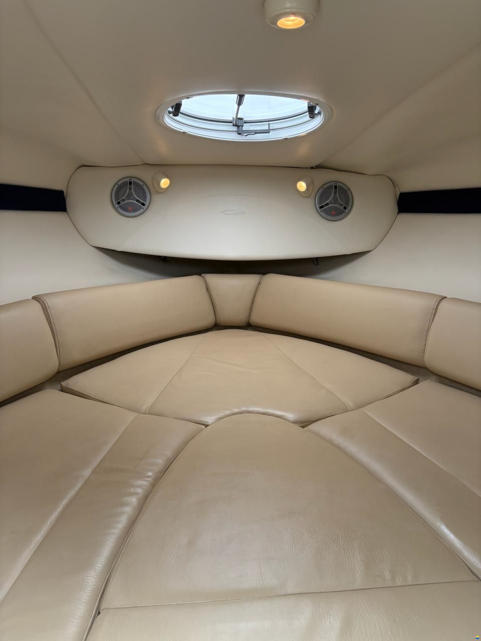 Maxum 2400 SC3