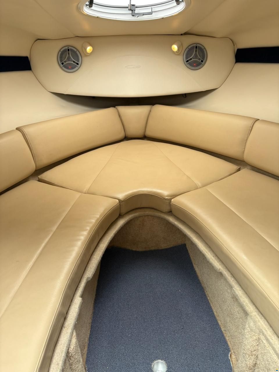 Maxum 2400 SC3