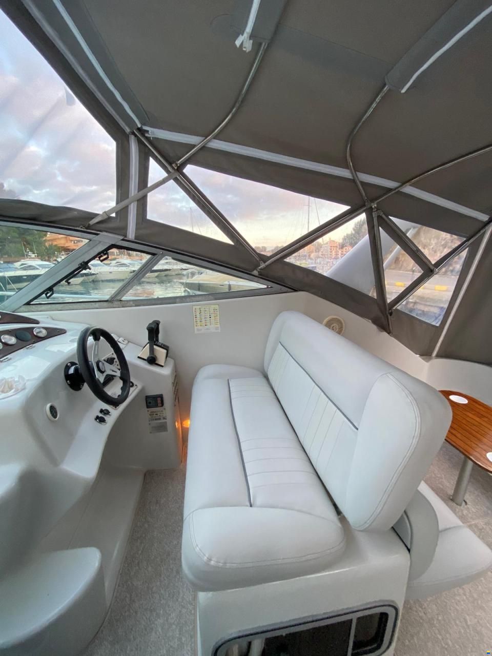 Crownline CR330