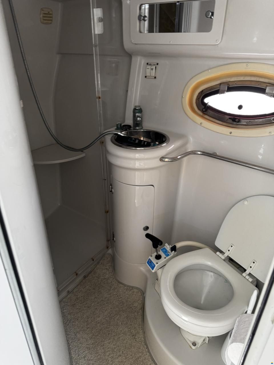 Crownline CR330