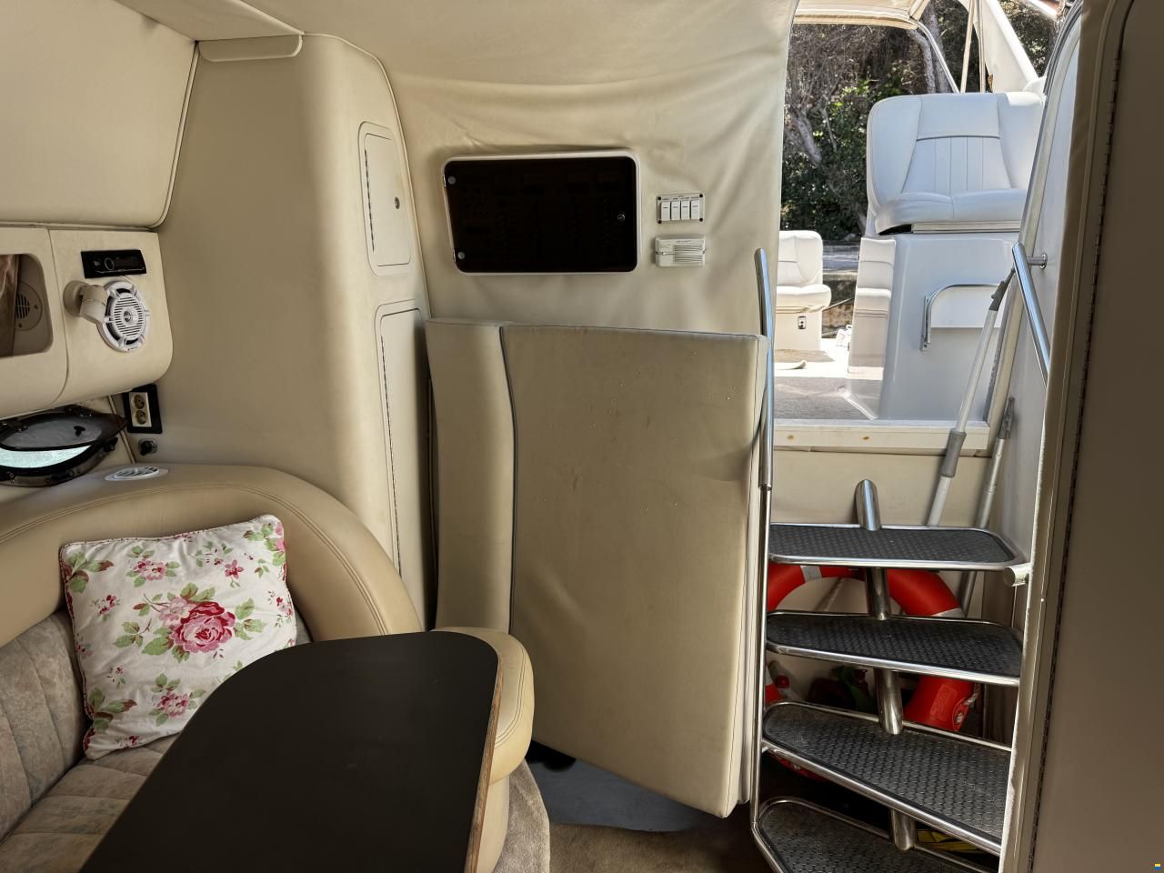 Crownline CR330