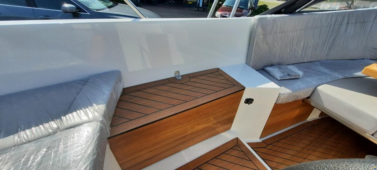 Corsiva 650 TENDER