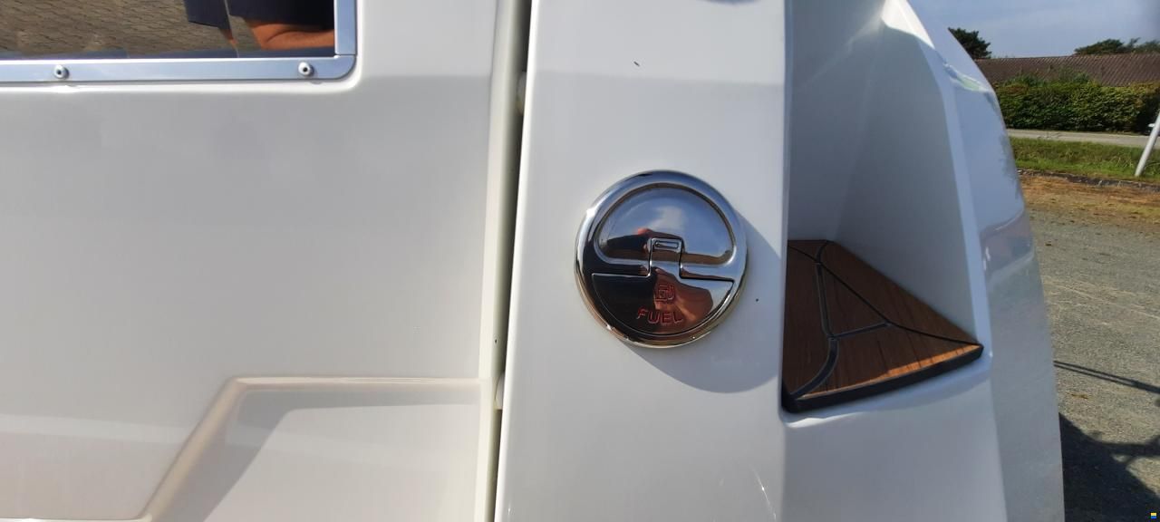 Corsiva 650 TENDER