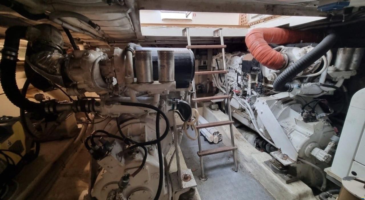 Ferretti 46
