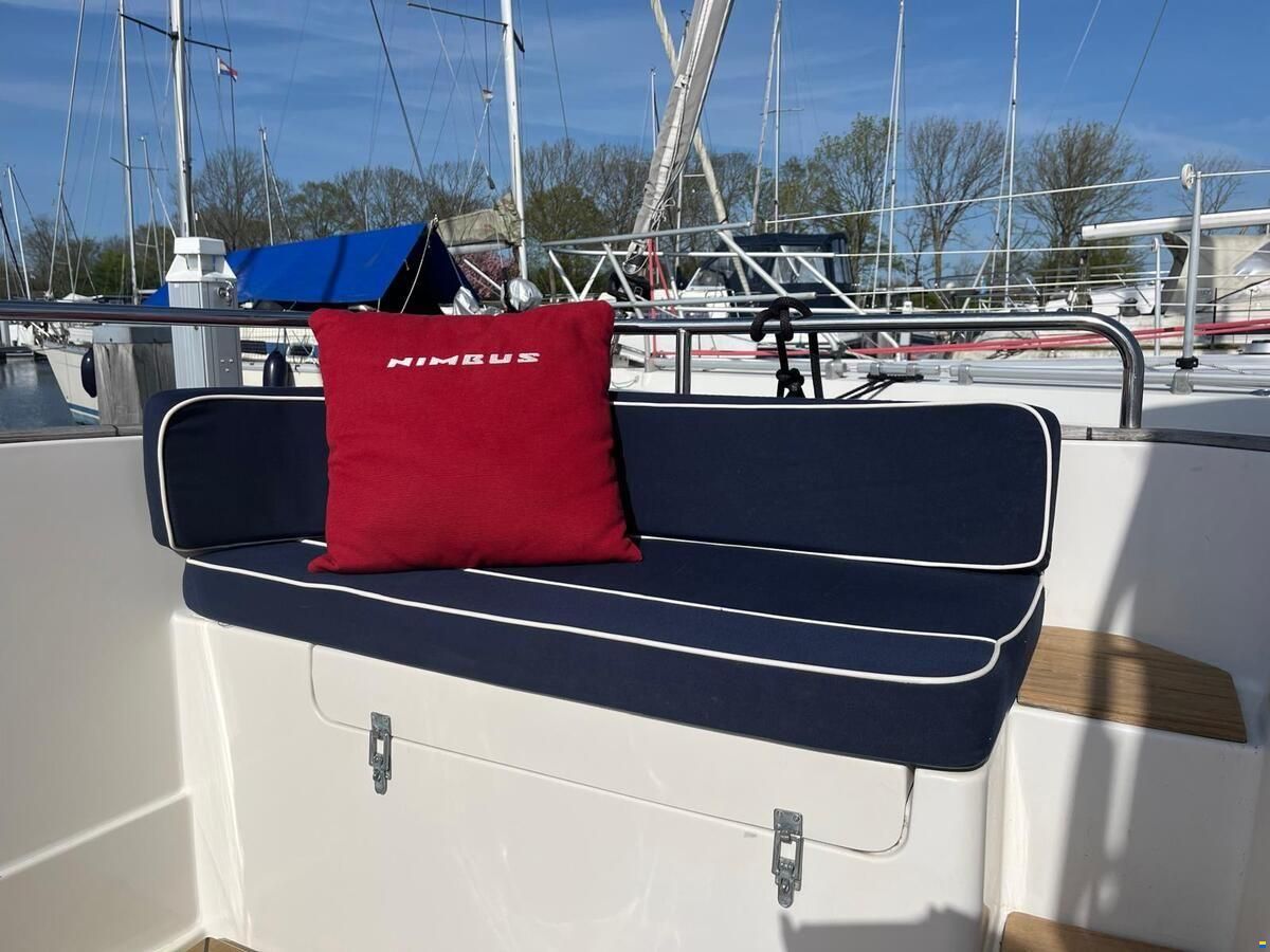 Nimbus 380 Commander