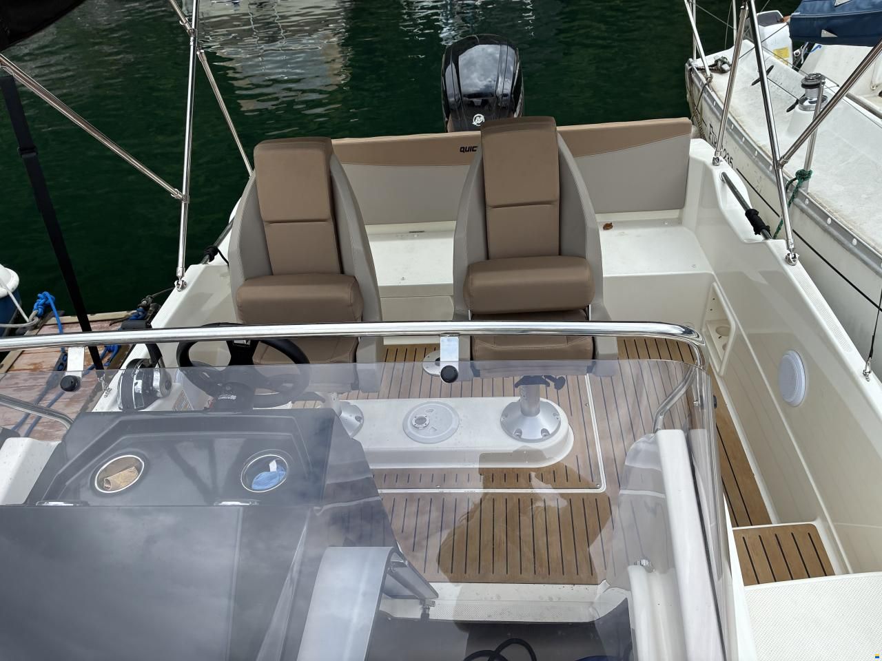 Brunswick QUICKSILVER ACTIV 605 SUNDECK