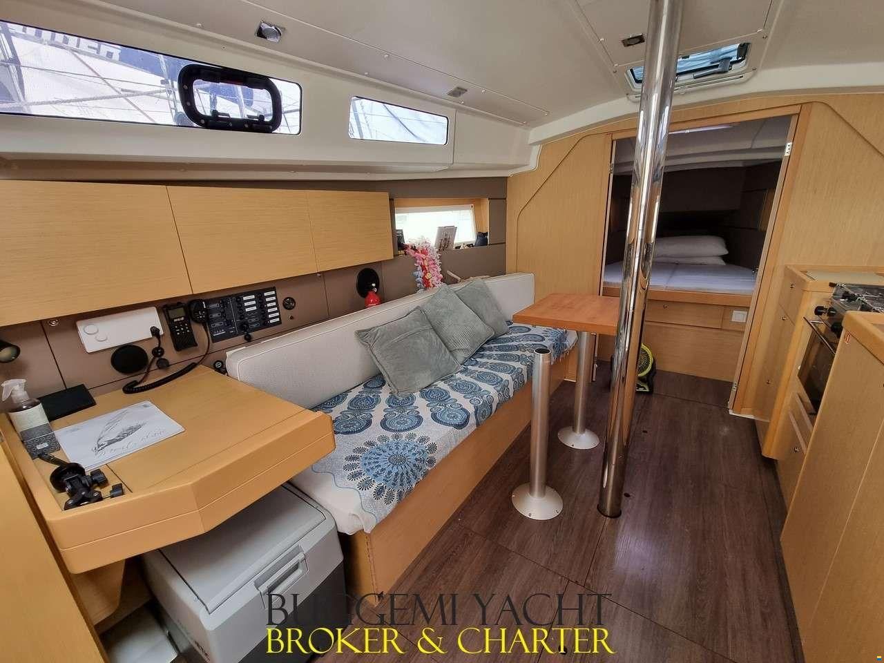 Beneteau OCEANIS 35