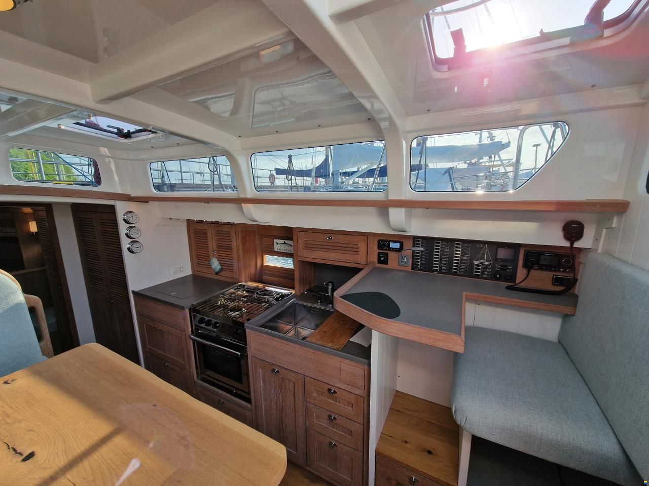 Berckemeyer Yacht Design BM 37 Bristol Decksalon DS
