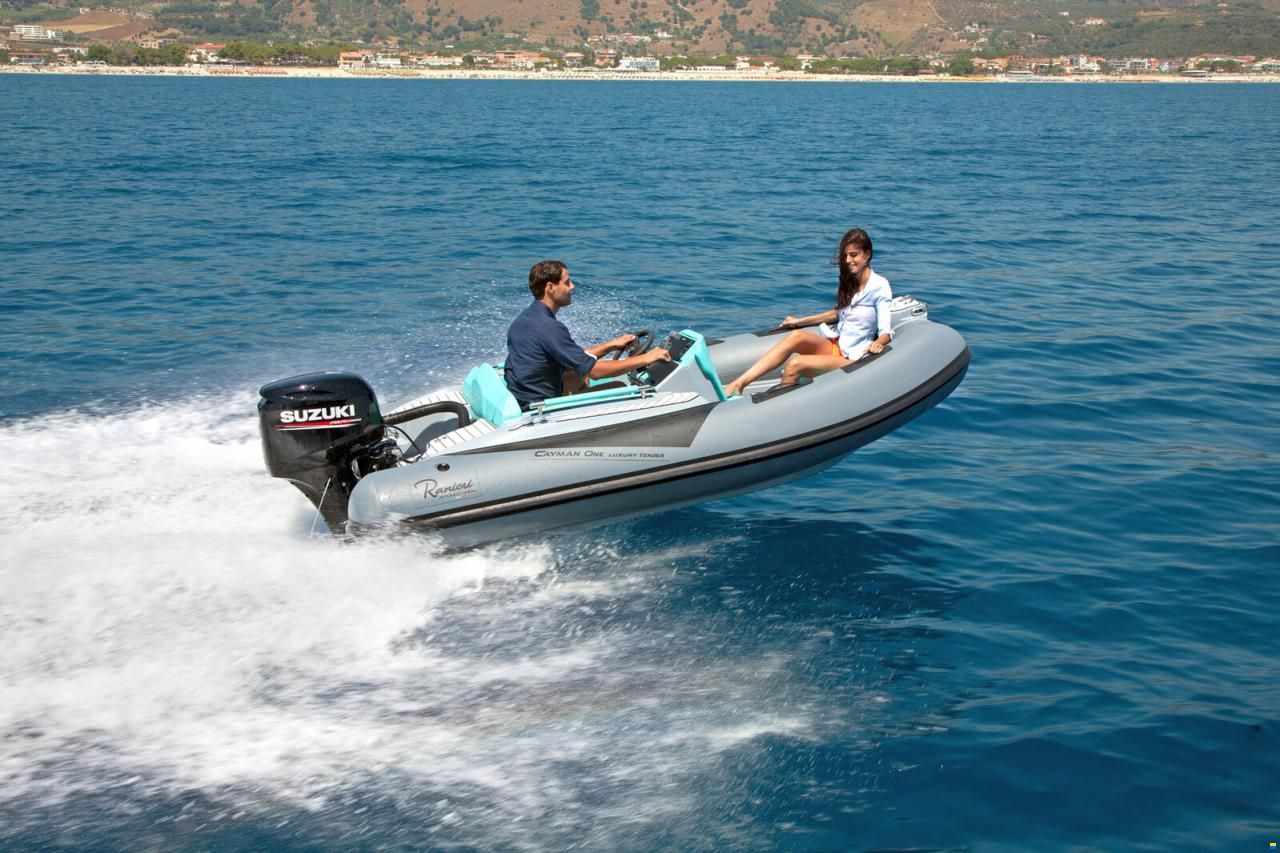 Ranieri Cayman One Luxuary Tender