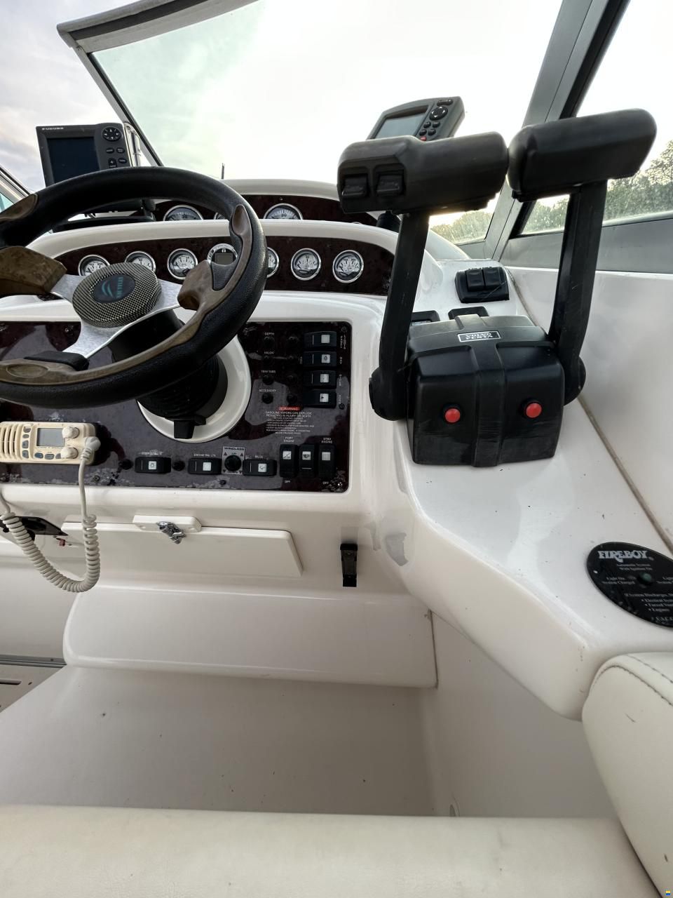 Monterey 302 CR