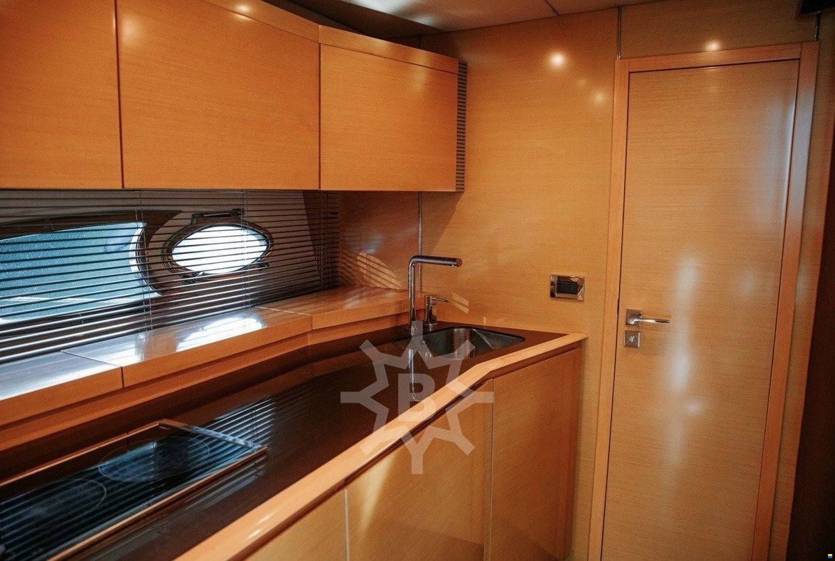 Azimut Atlantis 54