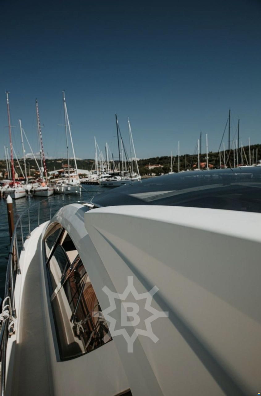 Azimut Atlantis 54