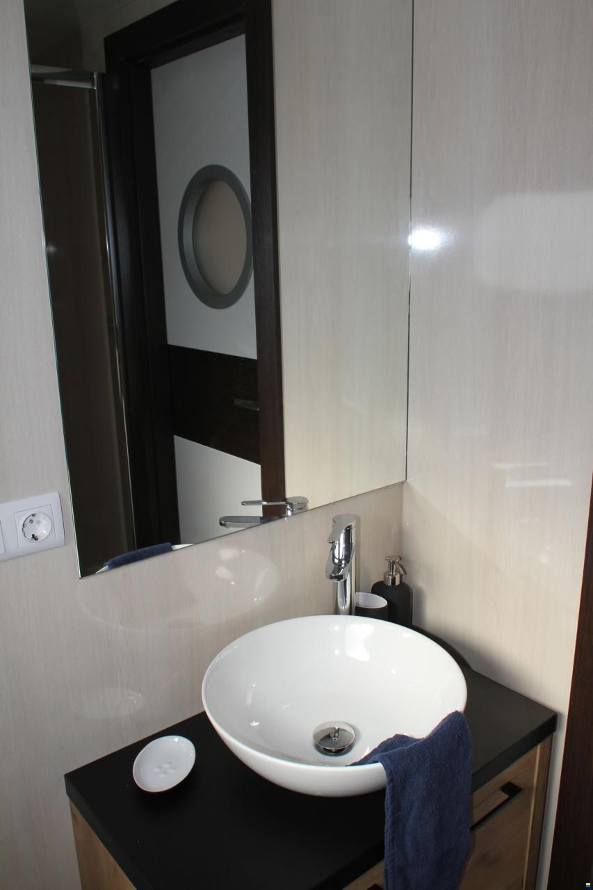 Campi 400 Houseboat CHARTER HARDEWIJK