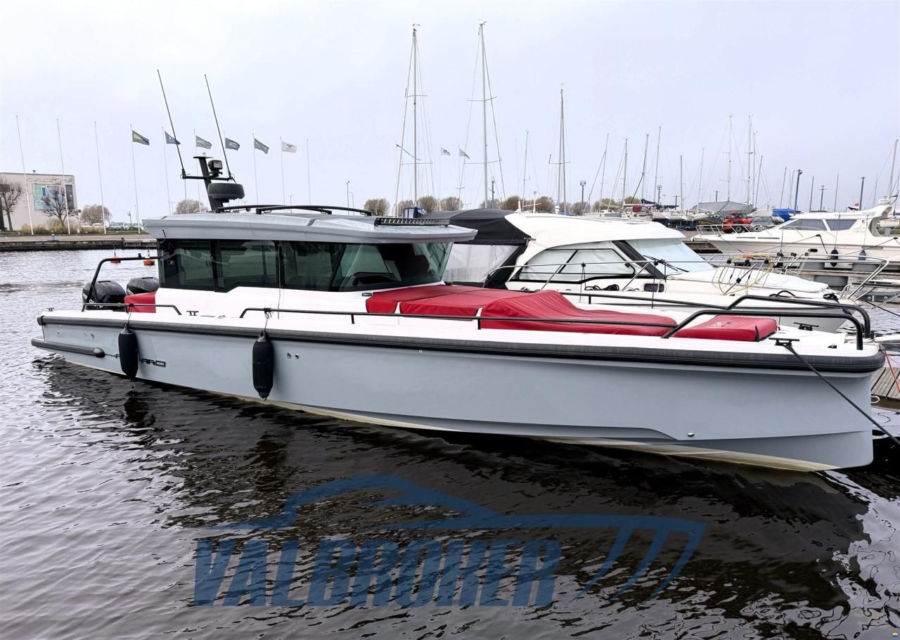 Axopar 37 XC Cross Cabin
