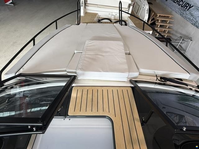 Quicksilver Activ 755 Cruiser mit 250PS