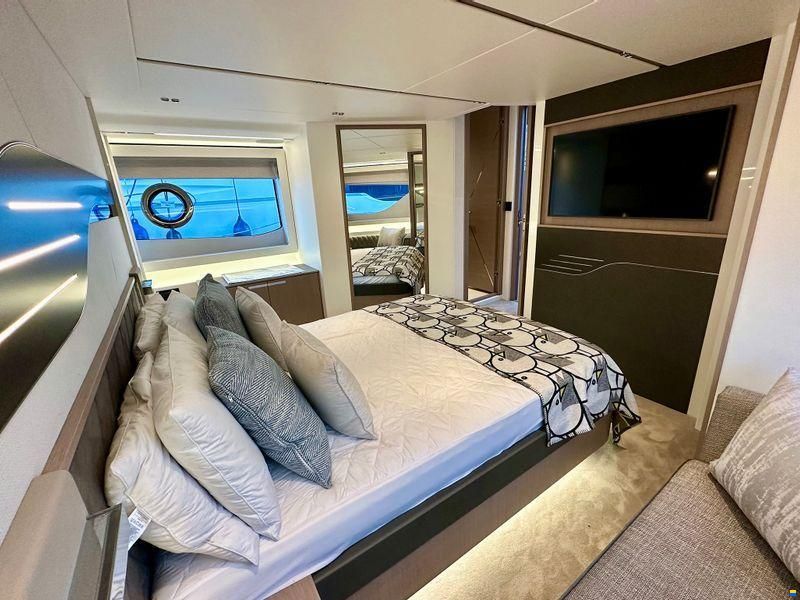 Sunseeker Predator 60 Evo
