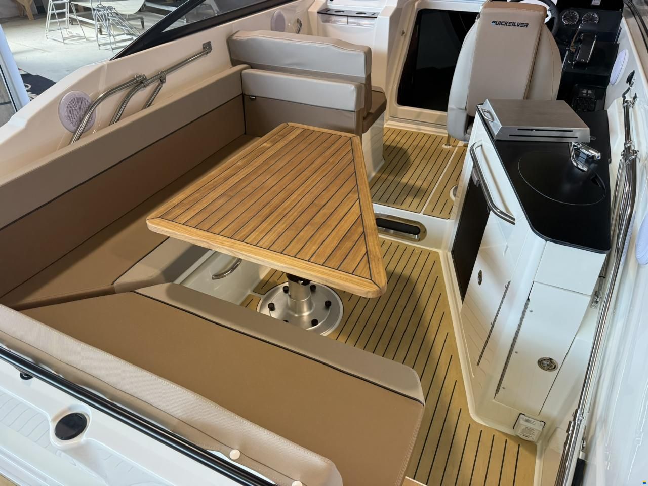 Quicksilver Activ 805 Cruiser mit 250PS
