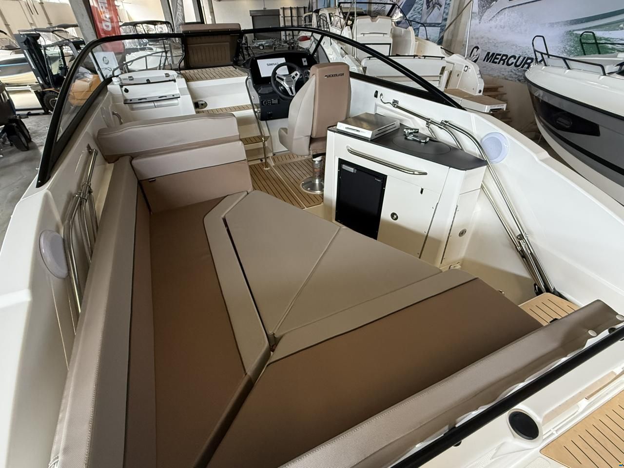Quicksilver Activ 805 Cruiser mit 250PS