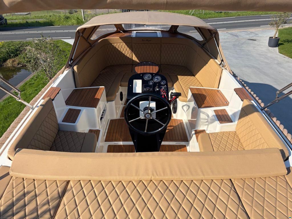 Oud Huijzer 740 Tender Occasion