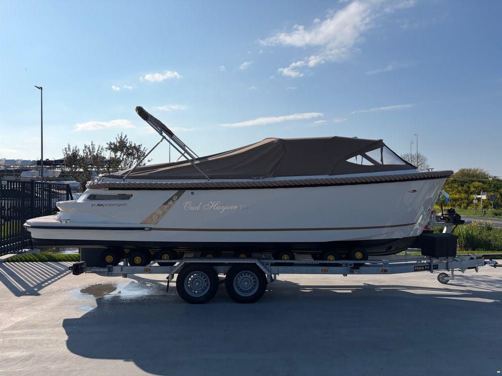 Oud Huijzer 740 Tender Occasion