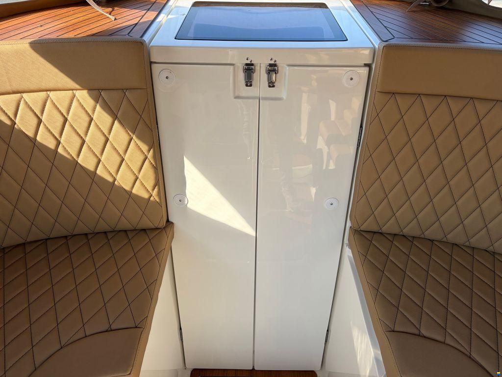 Oud Huijzer 740 Tender Occasion