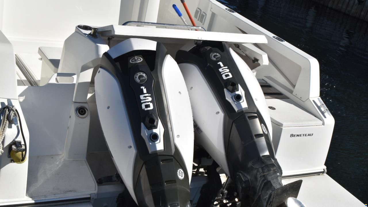 BENETEAU UTOMBORDARE BARRACUDA 8