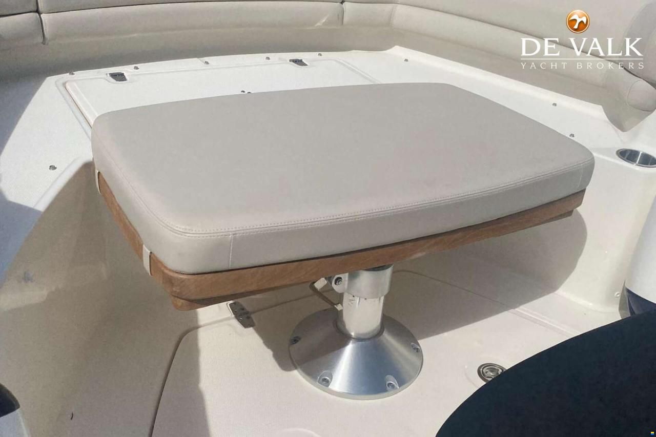 Boston Whaler 330 Outrage