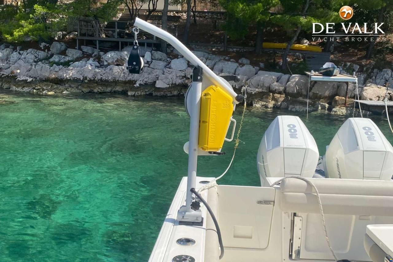 Boston Whaler 330 Outrage