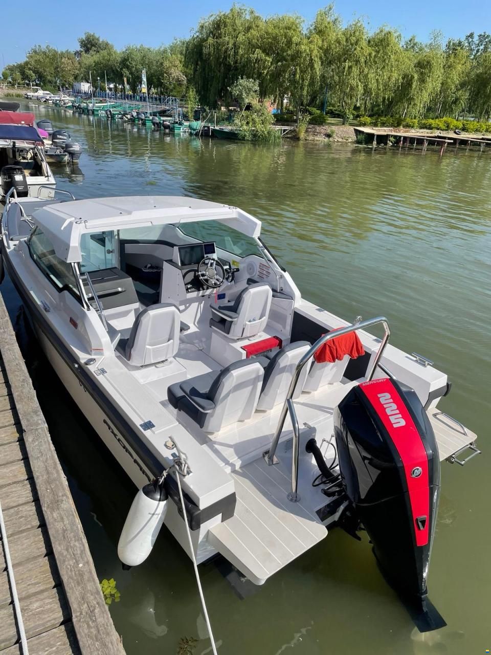 Axopar 24HT